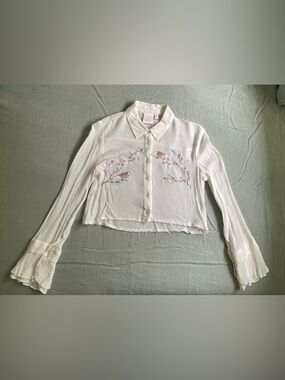 LC Lauren Conrad White Embroidered Button-Down Crop Shirt